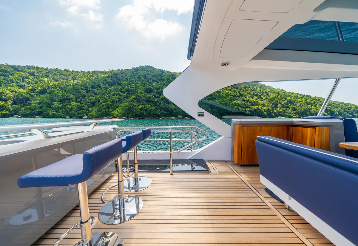 Intermarine 70 — Flybridge (3 de 6)