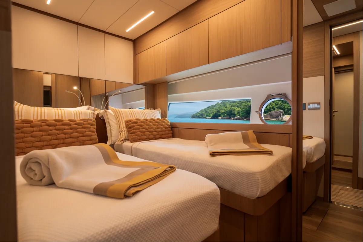 Intermarine 70 — Suítes (8 de 8)