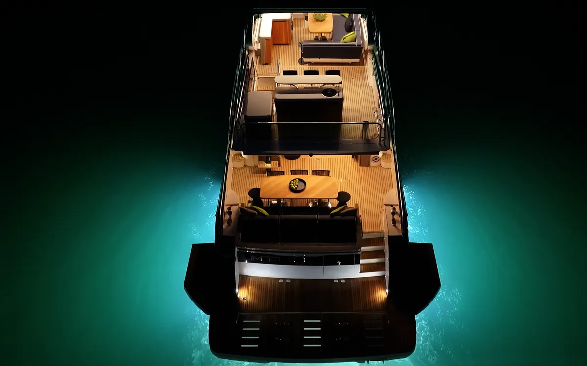 Intermarine 70 — Exterior (3 de 3)